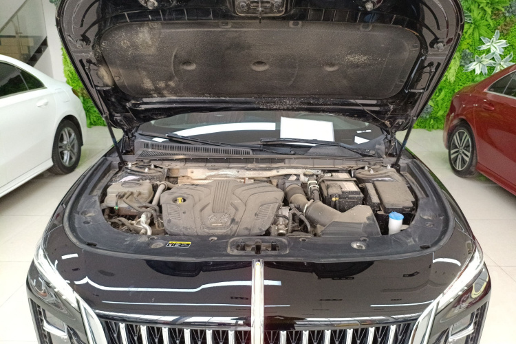 红旗H5 2023款 2.0T 自动智联旗享版机舱底盘24