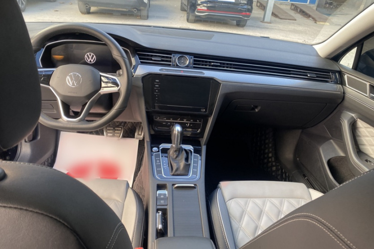 大众 迈腾 2023款 200万辆纪念版 280TSI DSG领先型中控内饰7002