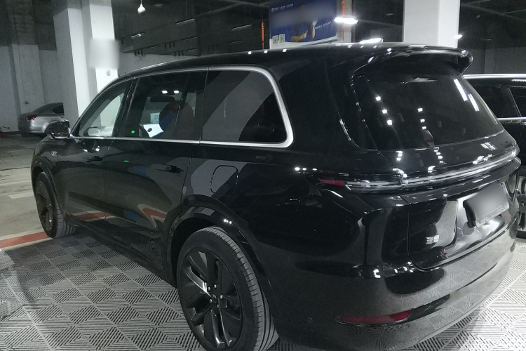 理想汽车 理想L9 2022款 Max车身外观4