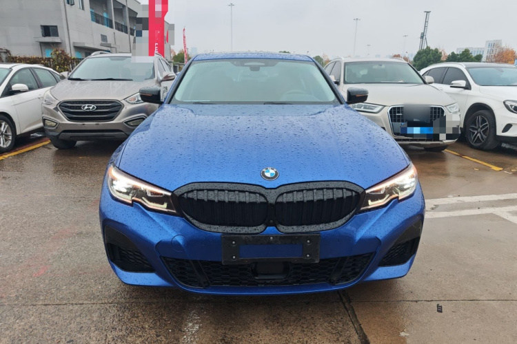 宝马3系 2021款 330i M运动曜夜套装车身外观2