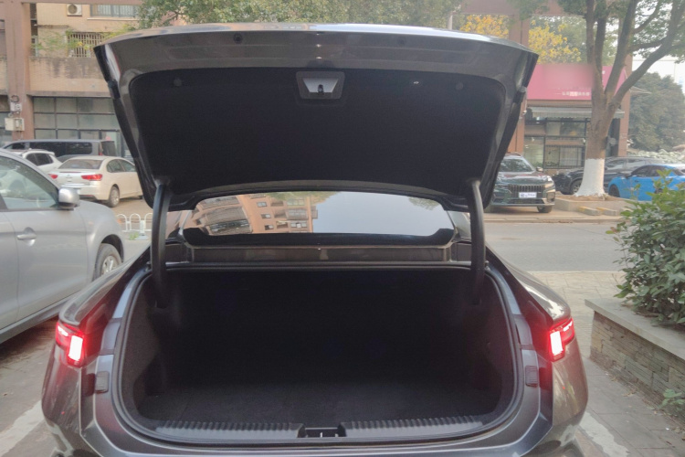 领克Z10 2024款 95kWh 766km后驱Max局部细节23