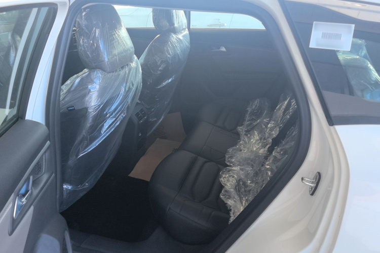 雪铁龙 凡尔赛C5 X 2025款 1.6T 海外版中控内饰7001