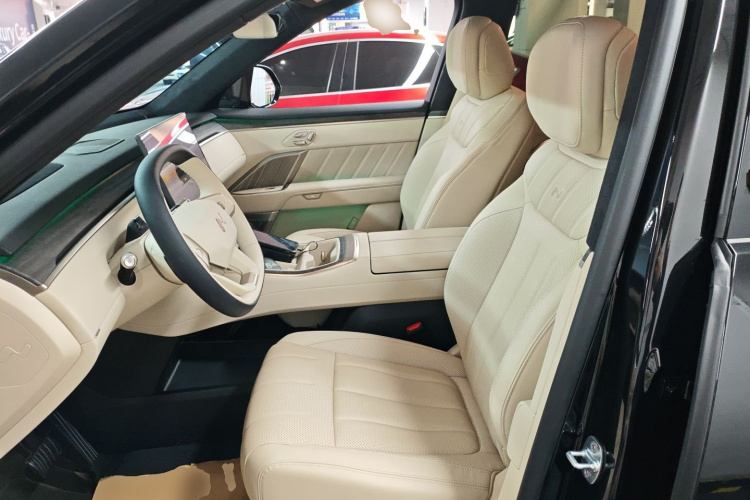 乐道L90 2025款 Ultra 六座版中控内饰19