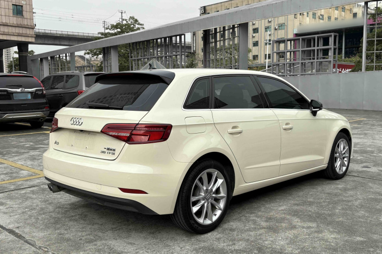 奥迪A3 2018款 30周年年型 Sportback 35 TFSI 进取型车身外观6008