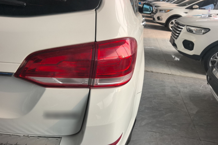 哈弗H6 2018款 蓝标 运动版 1.5T 自动两驱精英型车身外观9