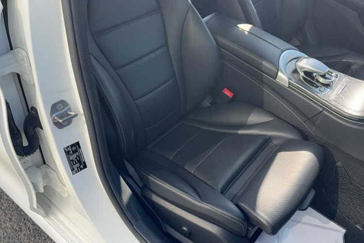 奔驰C级 2018款 C 200 L 运动版 成就特别版局部细节41