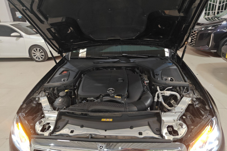 奔驰E级 2020款 E 300 L 运动豪华型局部细节24