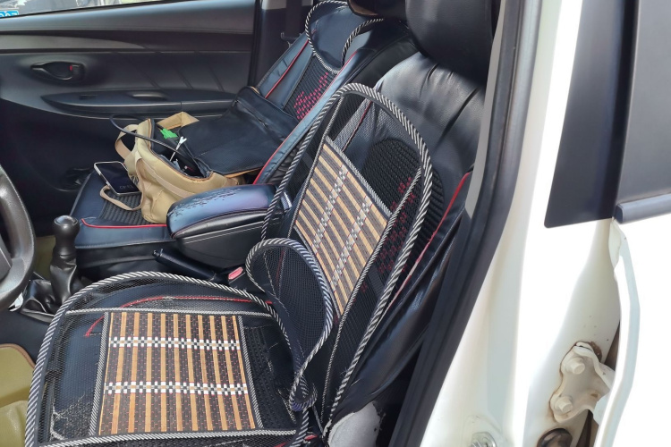 丰田 威驰 2014款 1.3L 手动型尚版中控内饰19