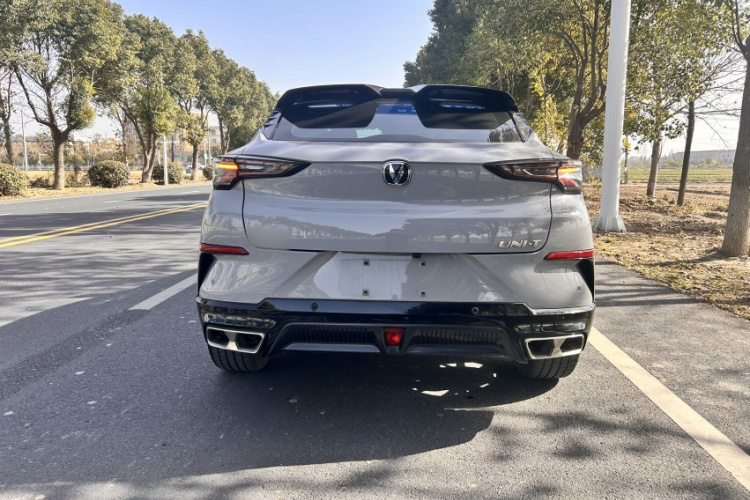 长安UNI-T 2023款 第二代 1.5T 尊贵型车身外观6008