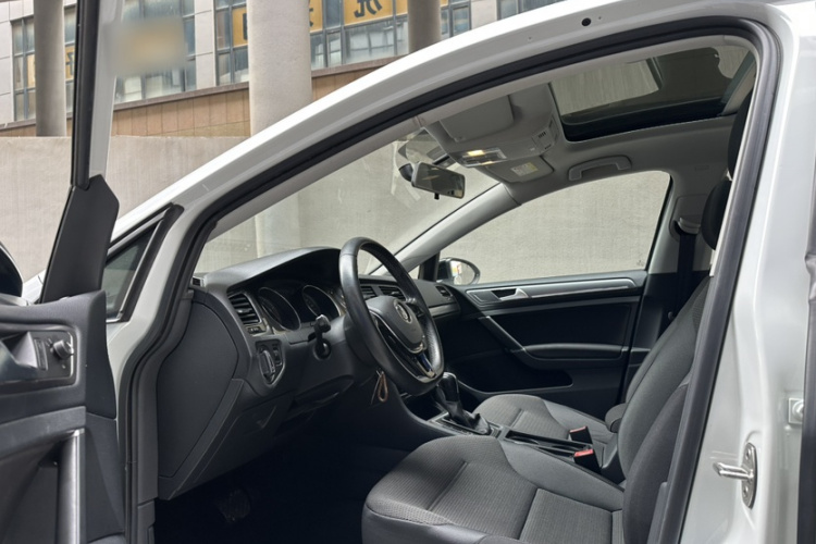 大众 高尔夫 2017款 1.6L 自动舒适百万辆纪念版中控内饰7002