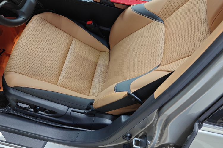 雷克萨斯ES 2023款 260 卓越版中控内饰19