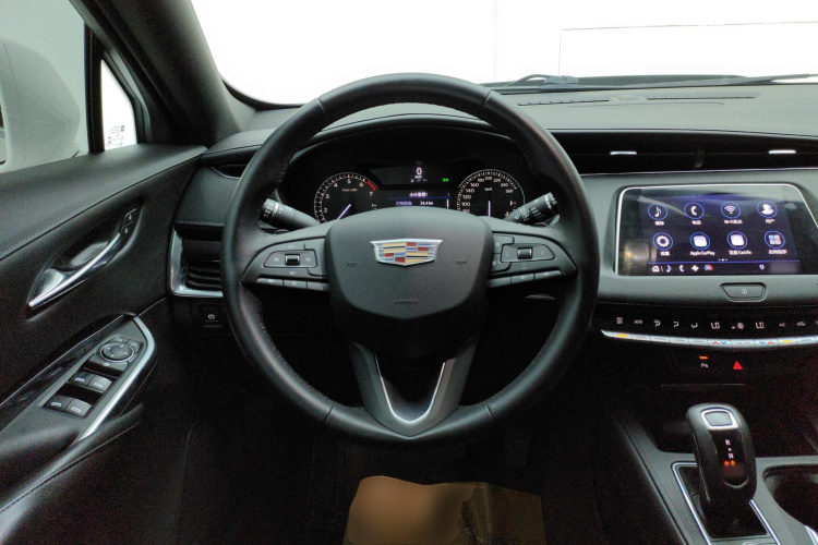 凯迪拉克XT4 2018款 28T 两驱技术型中控内饰13