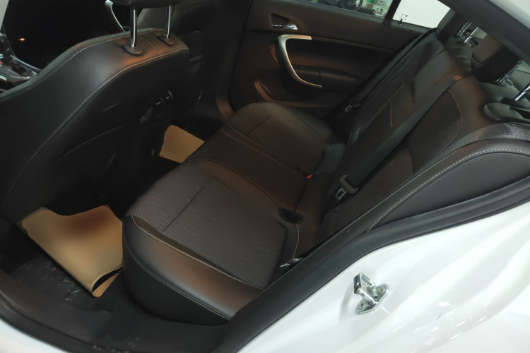 别克 君威 2015款 1.6T 领先技术型中控内饰7004