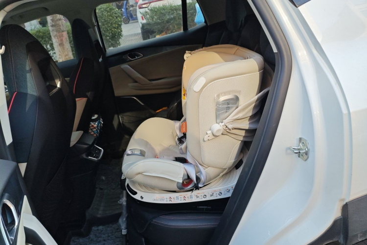 领克06 2020款 1.5T 耀Halo中控内饰21