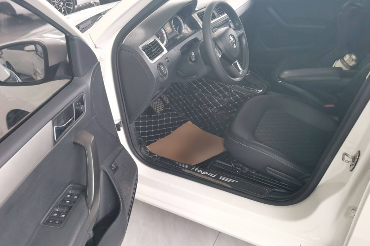 斯柯达 昕锐 2019款 1.5L 自动舒适版 国V中控内饰20