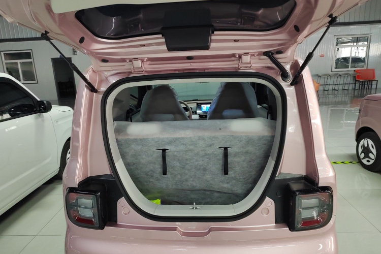 吉利银河 熊猫 2025款 210km 元气熊机舱底盘23