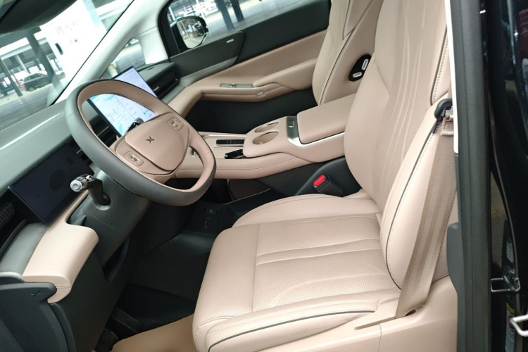 小鹏X9 2025款 650长续航 Max中控内饰19