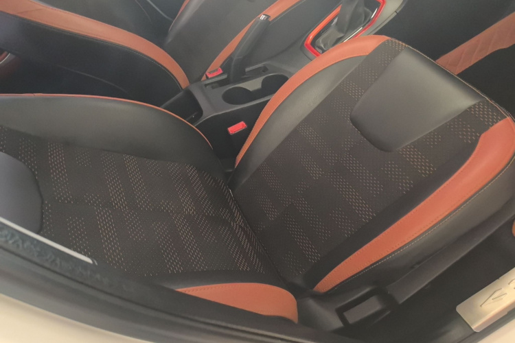 奇瑞 瑞虎3X 2017款 1.5L 自动时尚版局部细节41