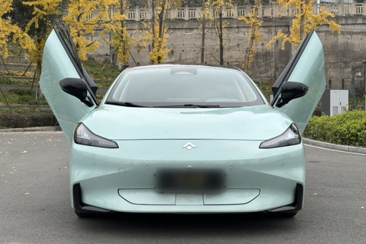 昊铂GT 2023款  710后驱超充七翼版车身外观6005