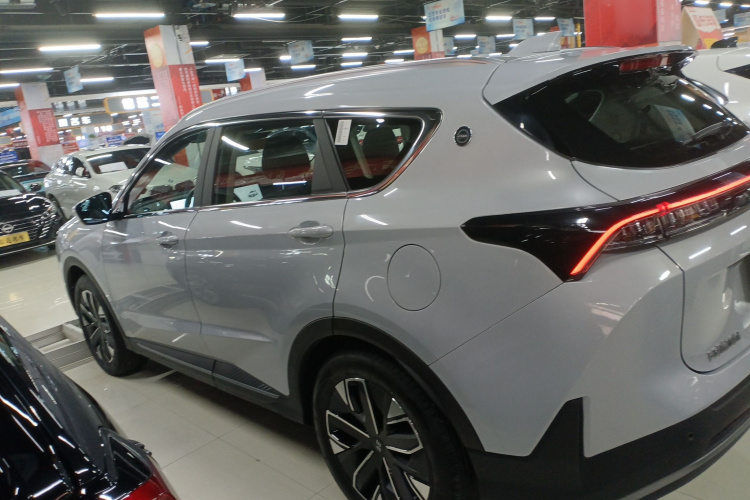 捷途山海L7 2024款 1.5T 120km ULTRA 7座车身外观4