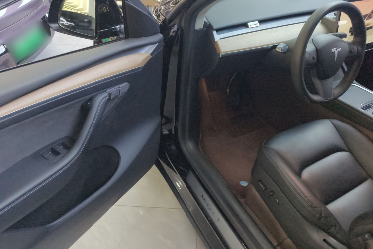 特斯拉 Model Y 2022款 后轮驱动版中控内饰7003