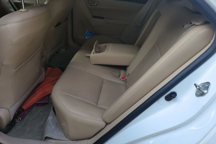 丰田 卡罗拉 2016款 双擎 1.8L E-CVT精英版中控内饰21