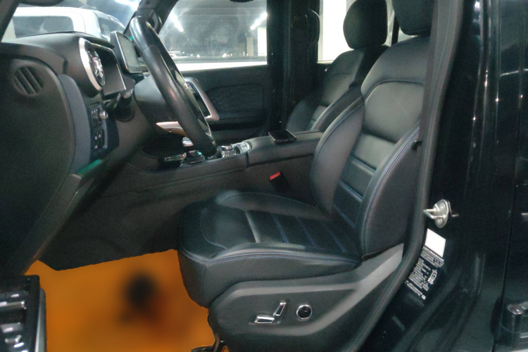 北京BJ40 2020款 2.0T 自动四驱城市猎人版至尊型中控内饰19