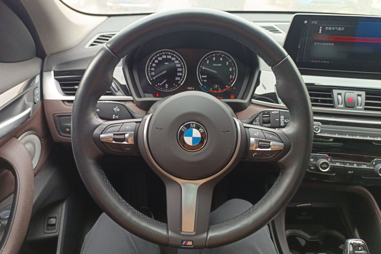 宝马X1 2022款 sDrive25Li 领先型中控内饰13