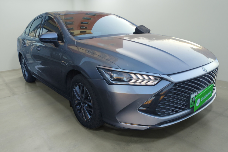 比亚迪 秦PLUS 2023款  冠军版 DM-i 120KM超越型车身外观3