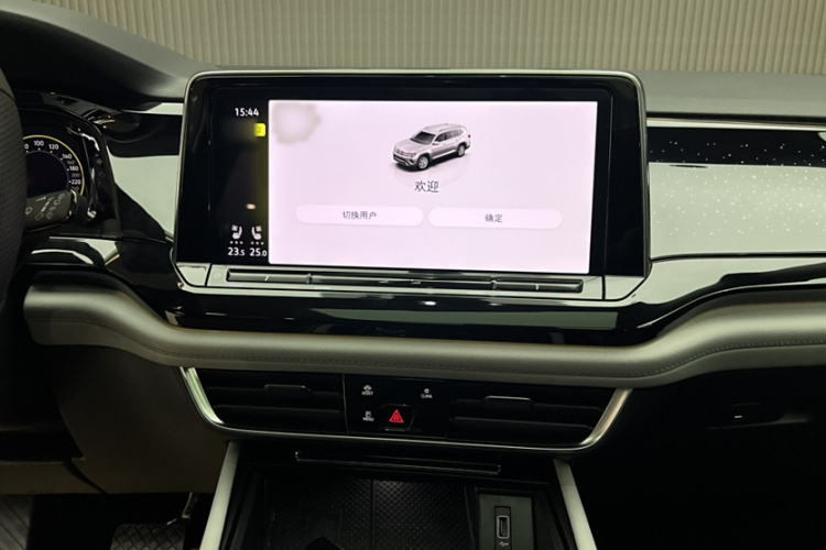 大众 途昂 2024款 380TSI 四驱龙祥版中控内饰7003