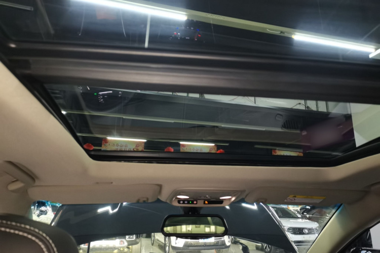 凯迪拉克XTS 2018款 28T 精英型中控内饰22