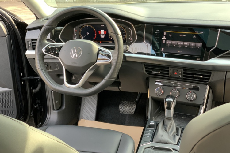 大众 帕萨特 2023款 改款 280TSI 商务版中控内饰7009