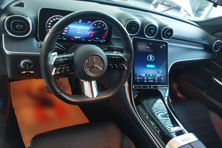 奔驰C级 2022款 C 200 L 运动版中控内饰12