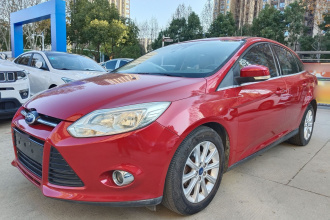 福特 福克斯 2012款 三厢 2.0L 自动旗舰型