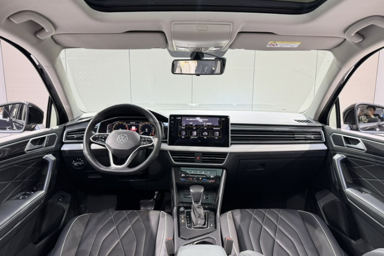 大众 途观L 2022款 330TSI 自动两驱智享版中控内饰7001