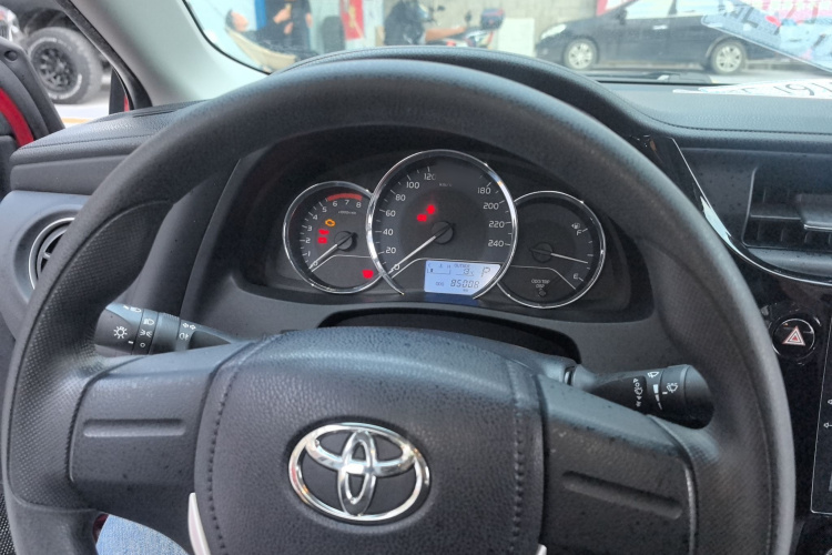 丰田 卡罗拉 2017款 改款 1.2T S-CVT GL中控内饰13