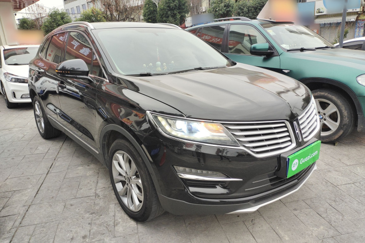 林肯MKC 2017款 2.0T 四驱尊雅版车身外观3