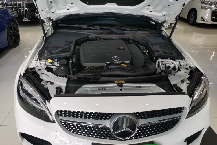 奔驰C级 2021款 C 260 L 运动版机舱底盘24