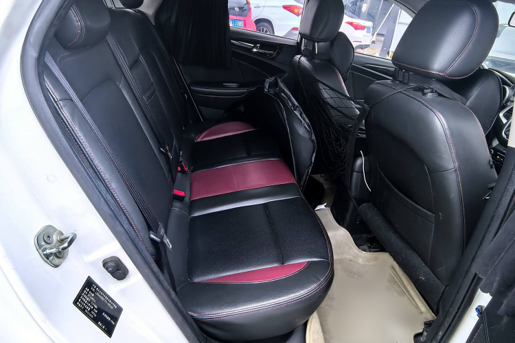 长安 逸动 2015款 1.6L 手动俊酷型 国V中控内饰7008