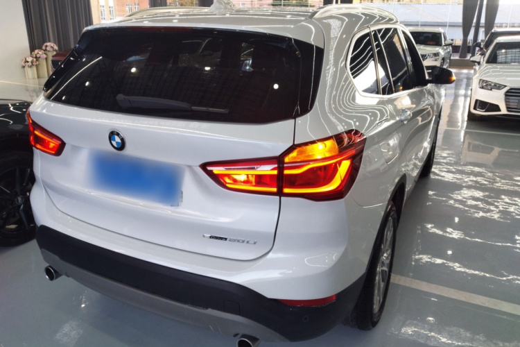 宝马X1 2018款 sDrive20Li 领先型车身外观6005