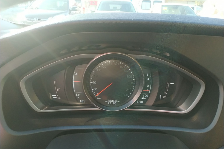 沃尔沃V40 2018款 T3 智雅版局部细节14