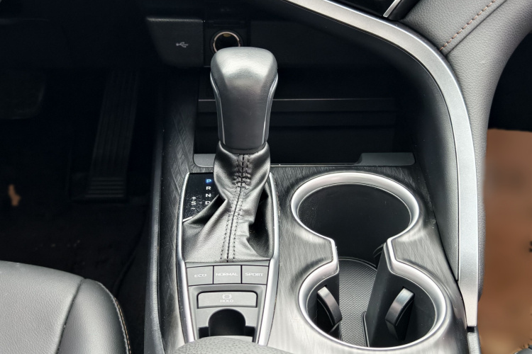 丰田 凯美瑞 2021款 2.5G 豪华版局部细节9003