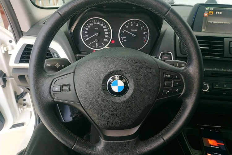 宝马1系(进口) 2013款 改款 116i 领先型中控内饰13