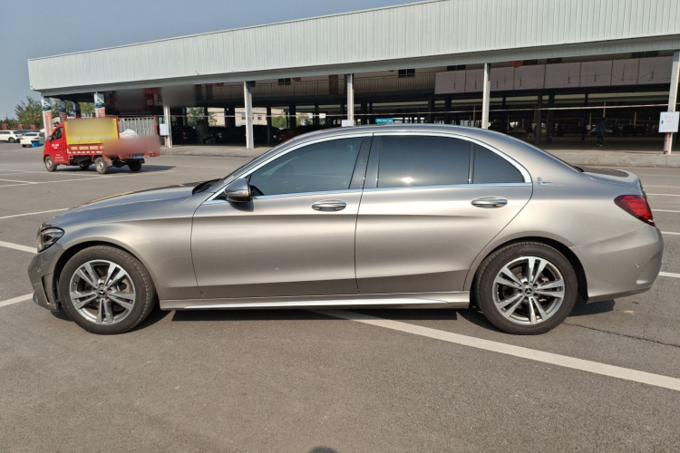 奔驰C级 2019款 C 180 L 时尚型运动版车身外观4