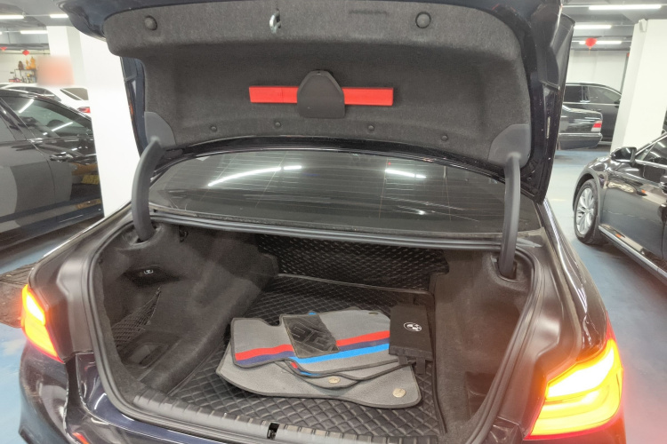 宝马5系 2018款 525Li M运动套装机舱底盘23