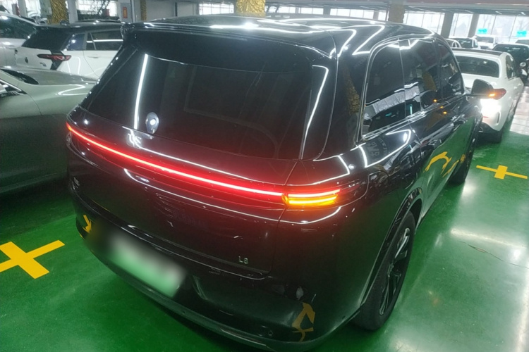 理想汽车 理想L8 2023款 Max车身外观7
