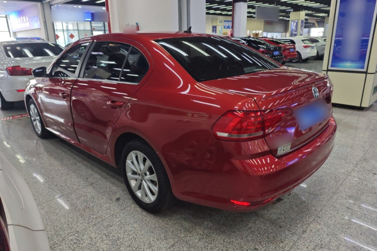 大众 朗逸 2015款 1.6L 自动舒适版车身外观4