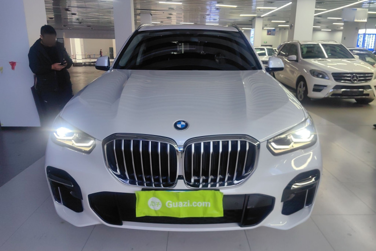宝马X5 2022款 xDrive 30Li M运动套装车身外观6001