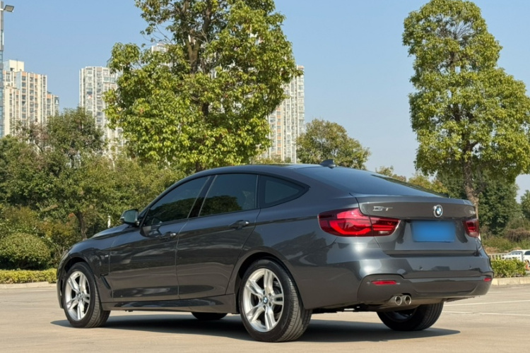 宝马3系GT 2020款 320i M运动套装车身外观6007