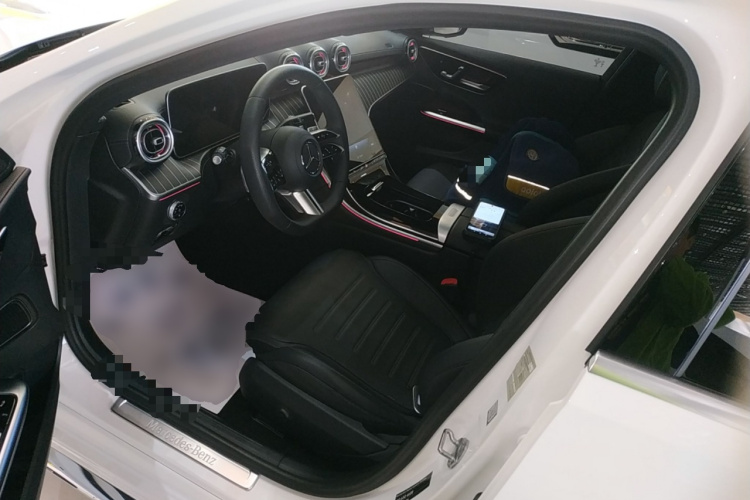 奔驰C级 2023款 C 260 L 运动版中控内饰20